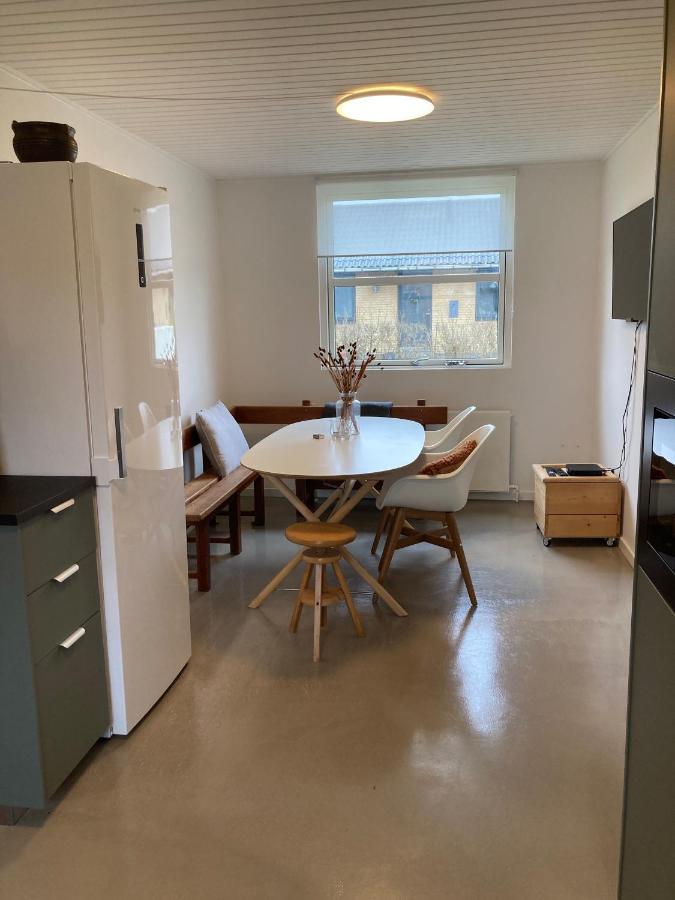 Villa Med Private Vaerelser Delt Badevaerelse/Kokken, Viby Sj. 외부 사진